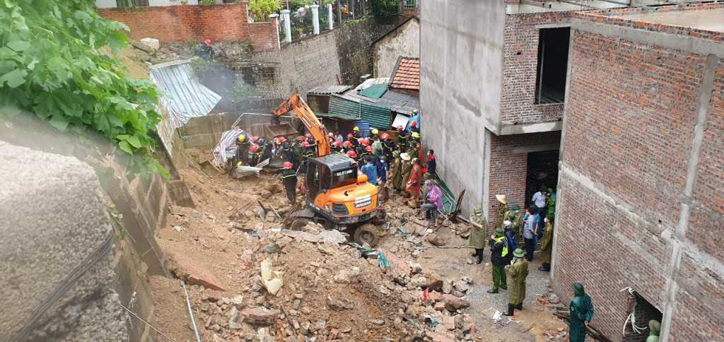 Landslide kills three people, injures one in northern Vietnam