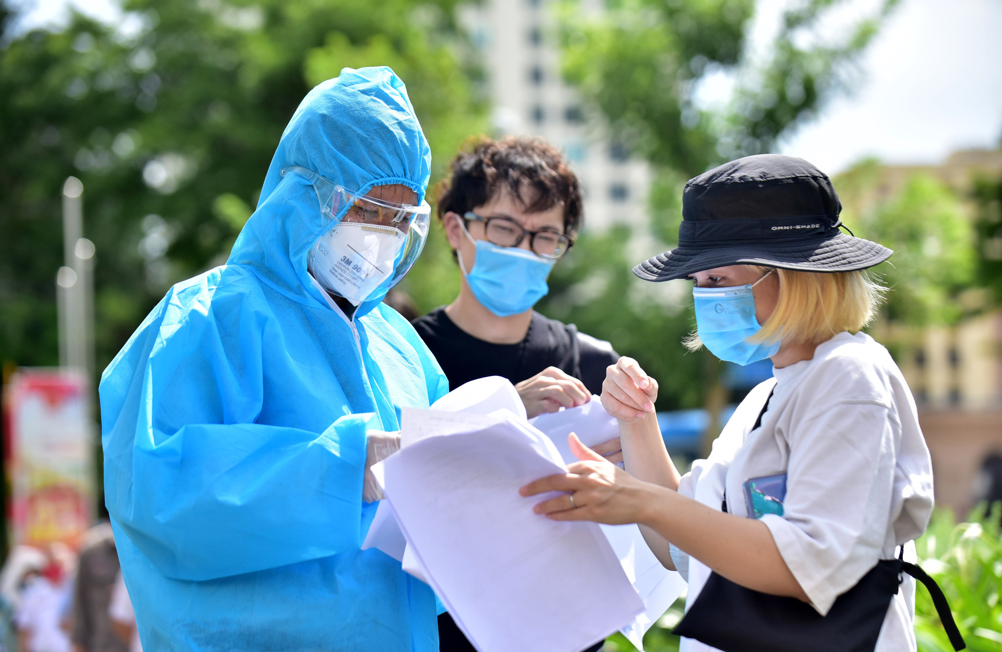 Ho Chi Minh City provides accommodation, vaccination for needy foreigners