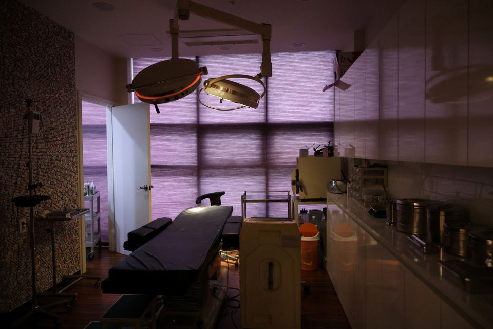 An operation room of a plastic surgery clinic is seen in Cheonan, South Korea, August 31, 2021. Photo: Reuters