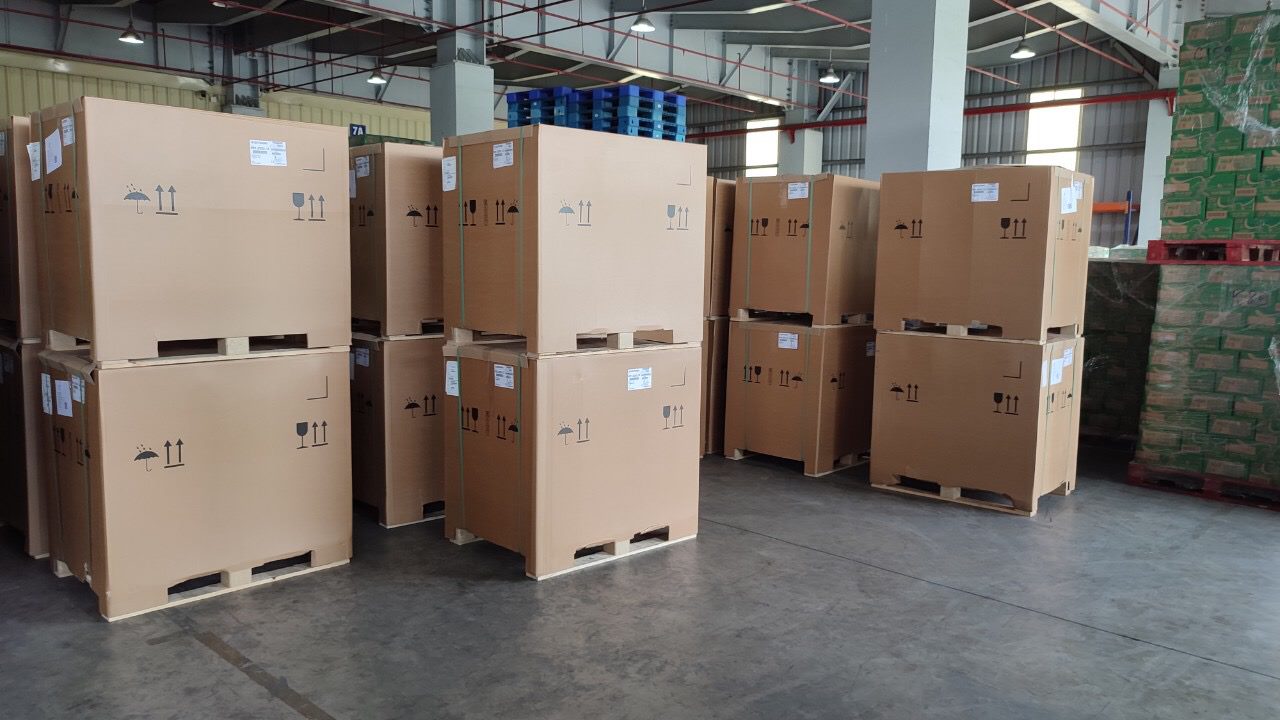 300 Japan-sponsored vaccine refrigerators arrive in Vietnam