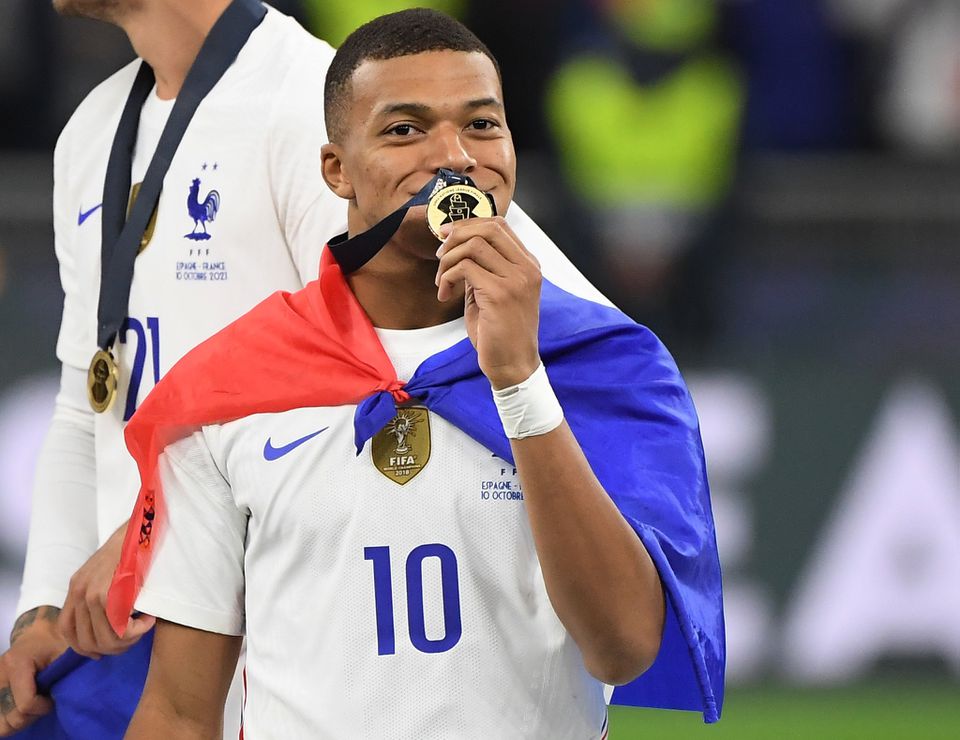 Soccer Football - Nations League - Final - Spain v France - San Siro, Milan, Italy - October 10, 2021 France's Kylian Mbappe celebrates after winning the Nations League. Photo: Reuters