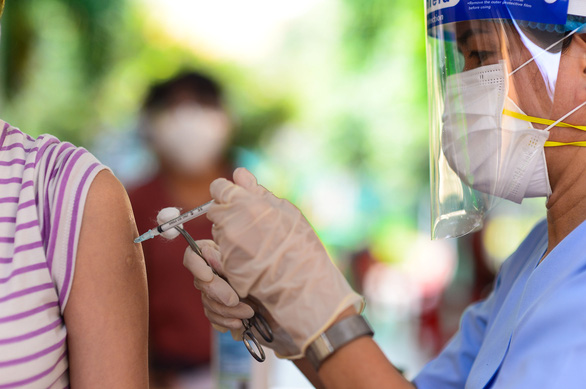 Vietnam announces 2,949 new coronavirus cases
