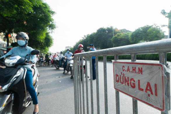 Hanoi ceases COVID-19 screening at city entrances