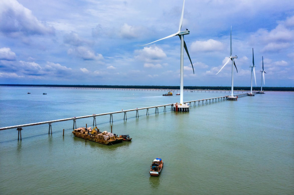 Vietnamese company installs last wind turbine at $219mn project in Mekong Delta