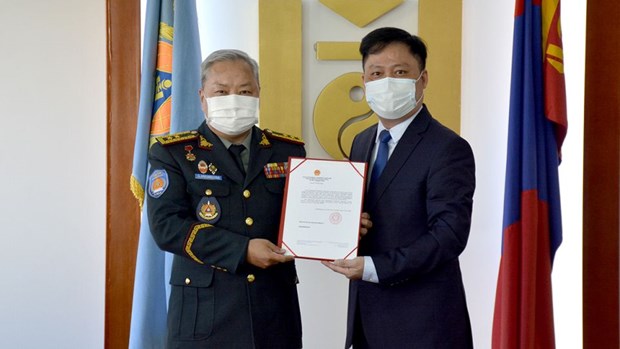 Vietnam donates $50,000 to Mongolia for COVID-19 fight