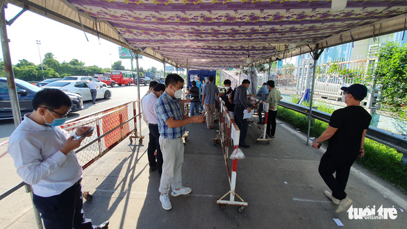 Ho Chi Minh City lifts requirement for COVID-19 test certificates at city entrance checkpoints