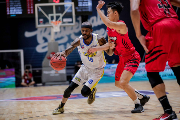 Ho Chi Minh City Wings deal first loss to Thang Long Warriors in overtime
