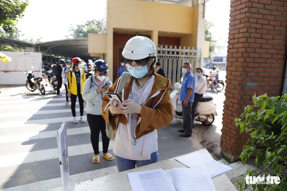Fully-vaccinated senior students return to the Ho Chi Minh City University of Technology in Thu Duc City, Ho Chi Minh City, November 1, 2021. Photo: Nhu Hung / Tuoi Tre
