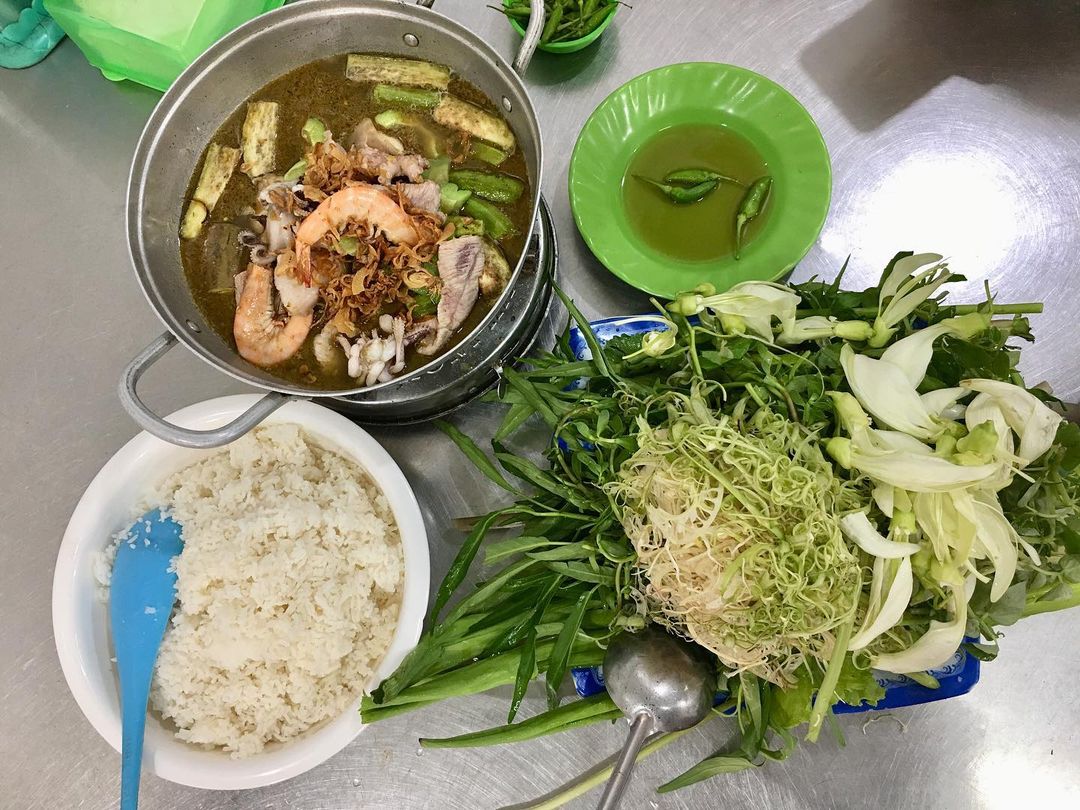 A photo shows a set of lau mam served at a restaurant in the Mekong Delta city of My Tho. Photo: Dong Nguyen/ Tuoi Tre