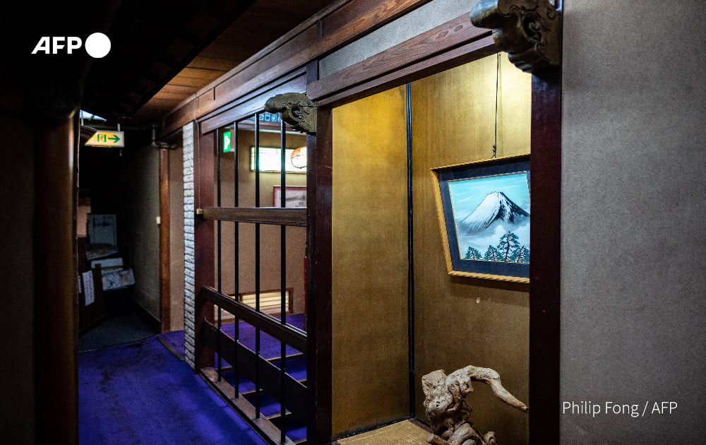 Taiyoshi Hyakuban has dozens of Japanese and Western-style party rooms, some featuring delicately painted sliding doors and ceilings with ornate inlays. Photo: AFP