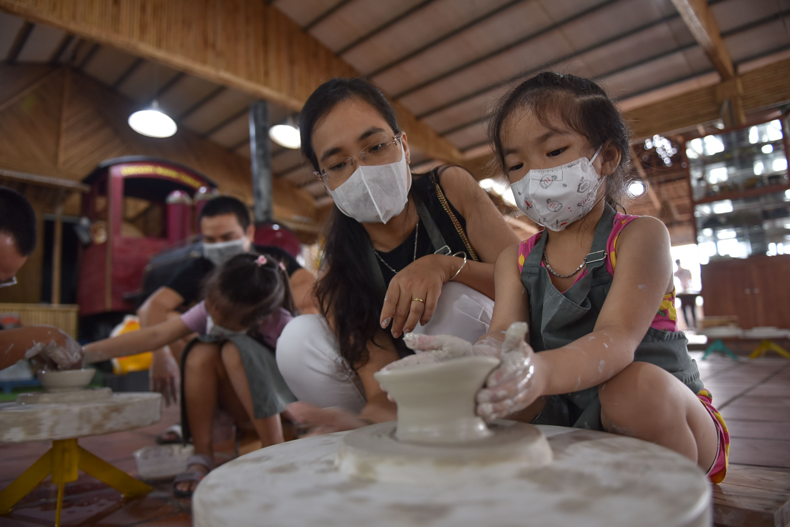 Pottery workshops a new favorite parent-child bonding experience in Ho Chi Minh City