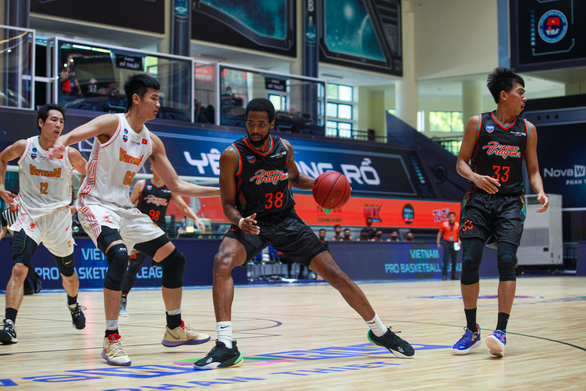 Vietnamese national team suffers unexpected defeat against Danang Dragons