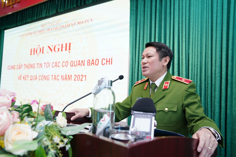 Major General Nguyen Van Vien, head of the anti-narcotic police division under the Ministry of Public Security, speaks at the press meeting on December 1, 2021. Photo: Than Hoang / Tuoi Tre