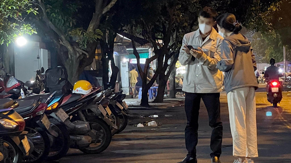 People in Ho Chi Minh City illegally selling government’s free COVID-19 medications on Facebook