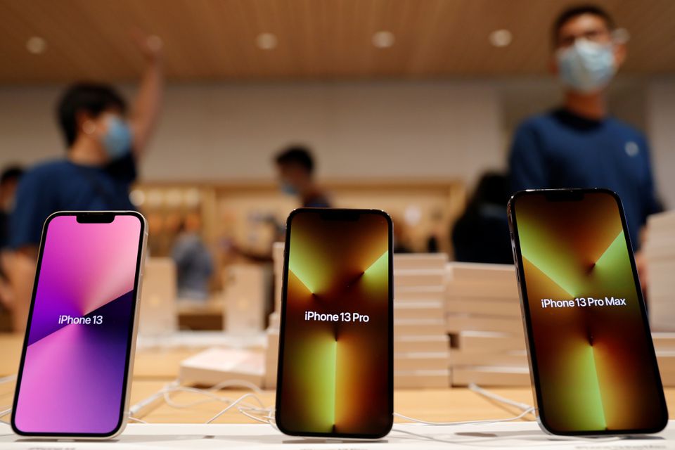 Apple tells suppliers demand for iPhone 13 lineup has weakened: Bloomberg News