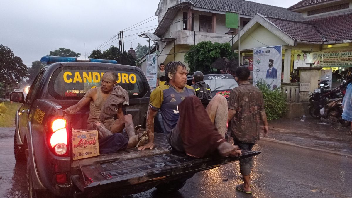 Indonesia Semeru volcanic eruption kills 13; 10 evacuated