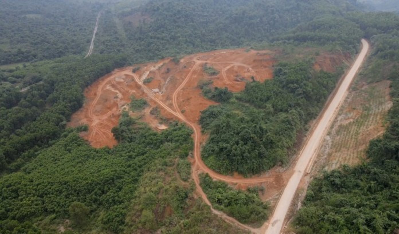 Police raid illegal iron ore mine in north-central Vietnam