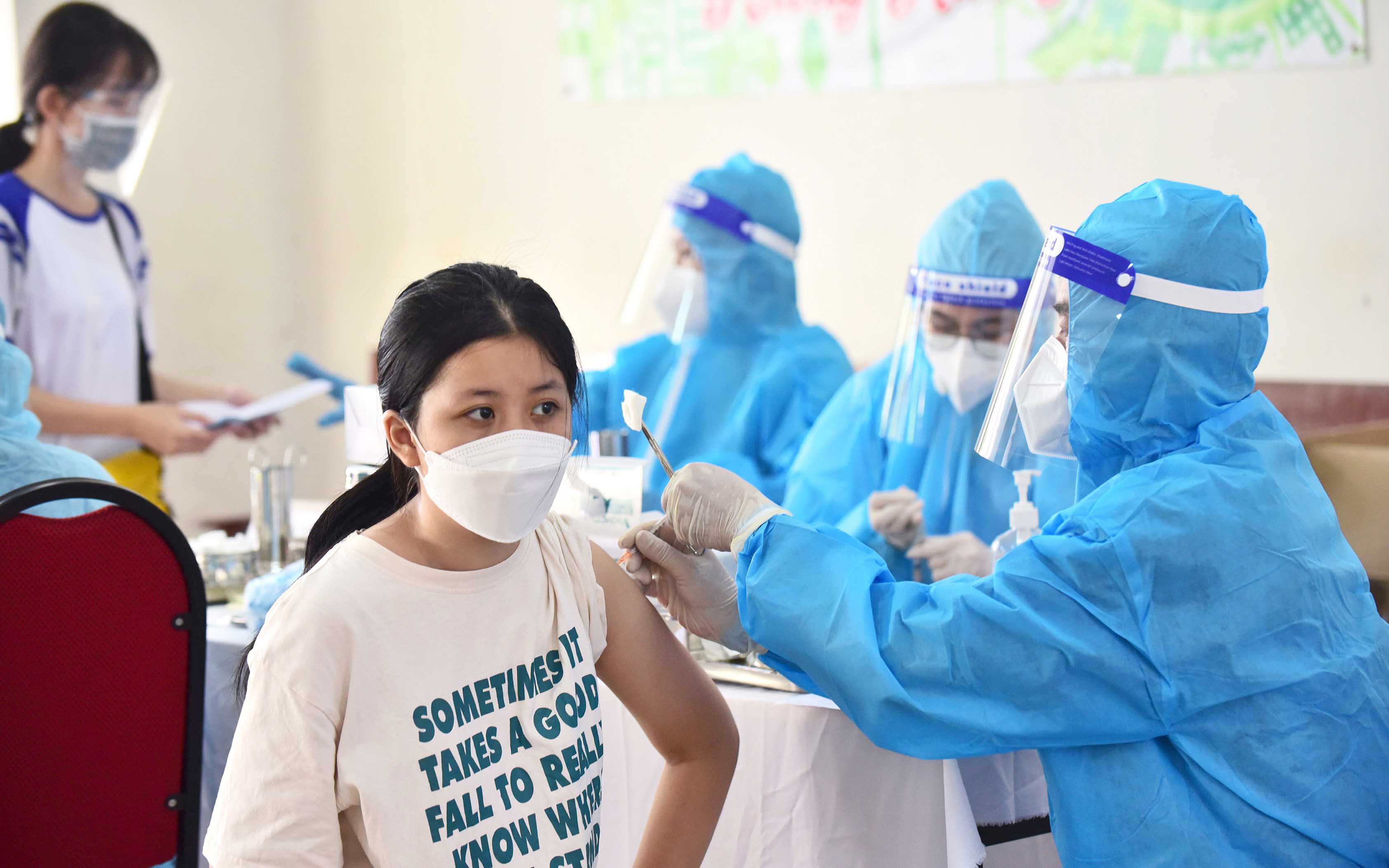 Ho Chi Minh City to start administering 3rd COVID-19 vaccine shots this week