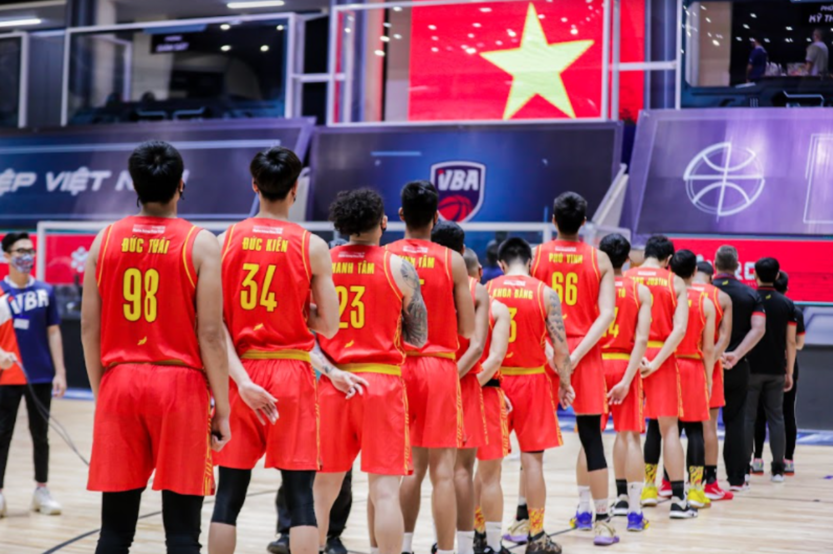Vietnam’s basketball team has rough debut at VBA