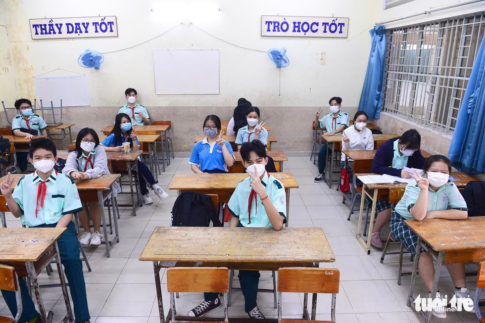 Students are seen in a classroom at Ly Phong Junior High School on December 13, 2021. Photo: Quang Dinh / Tuoi Tre