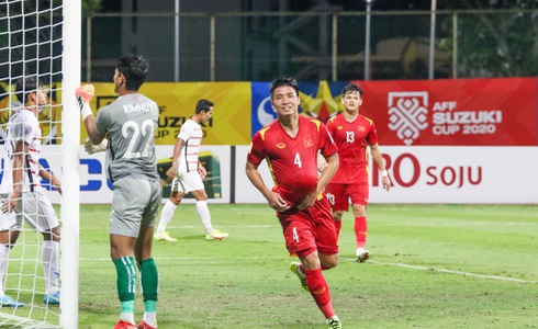 Vietnam's Bui Tien Dung celebrates a goal against Cambodia in Group B at the 2020 AFF Suzuki Cup in Singapore, December 19, 2021. Photo: Vietnam Football Federation