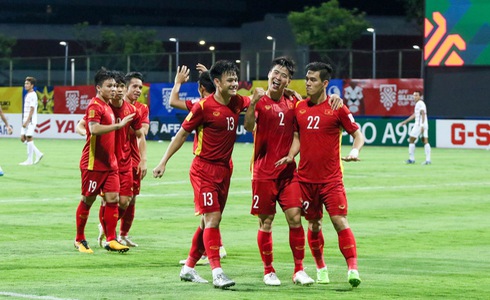 Vietnam crush Cambodia to set up AFF Suzuki Cup semi with Thailand