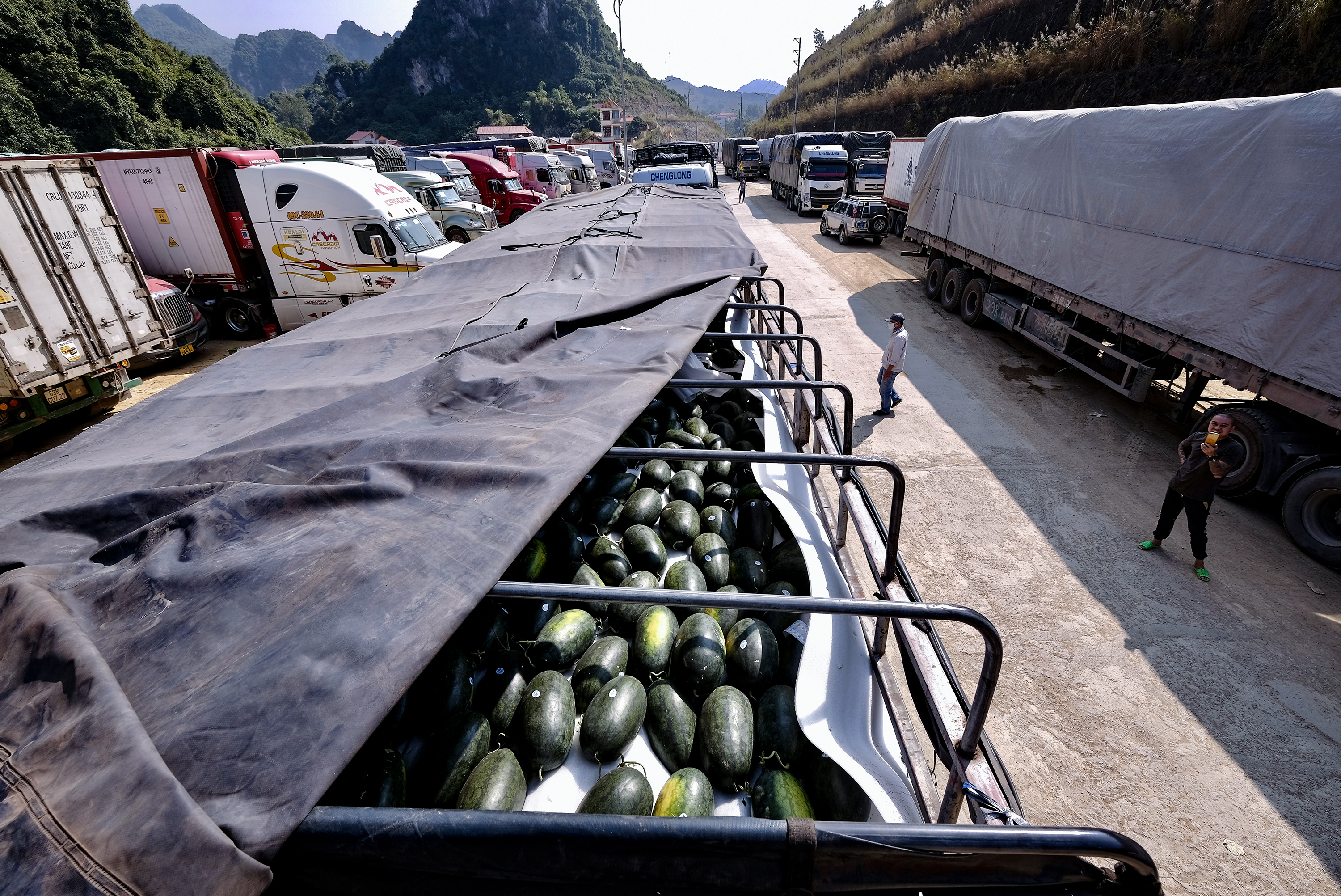 A truck carrying watermelon is pictured at Tan Thanh Border Gate in Lang Son Province, December 18, 2021. Photo: Nam Tran / Tuoi Tre