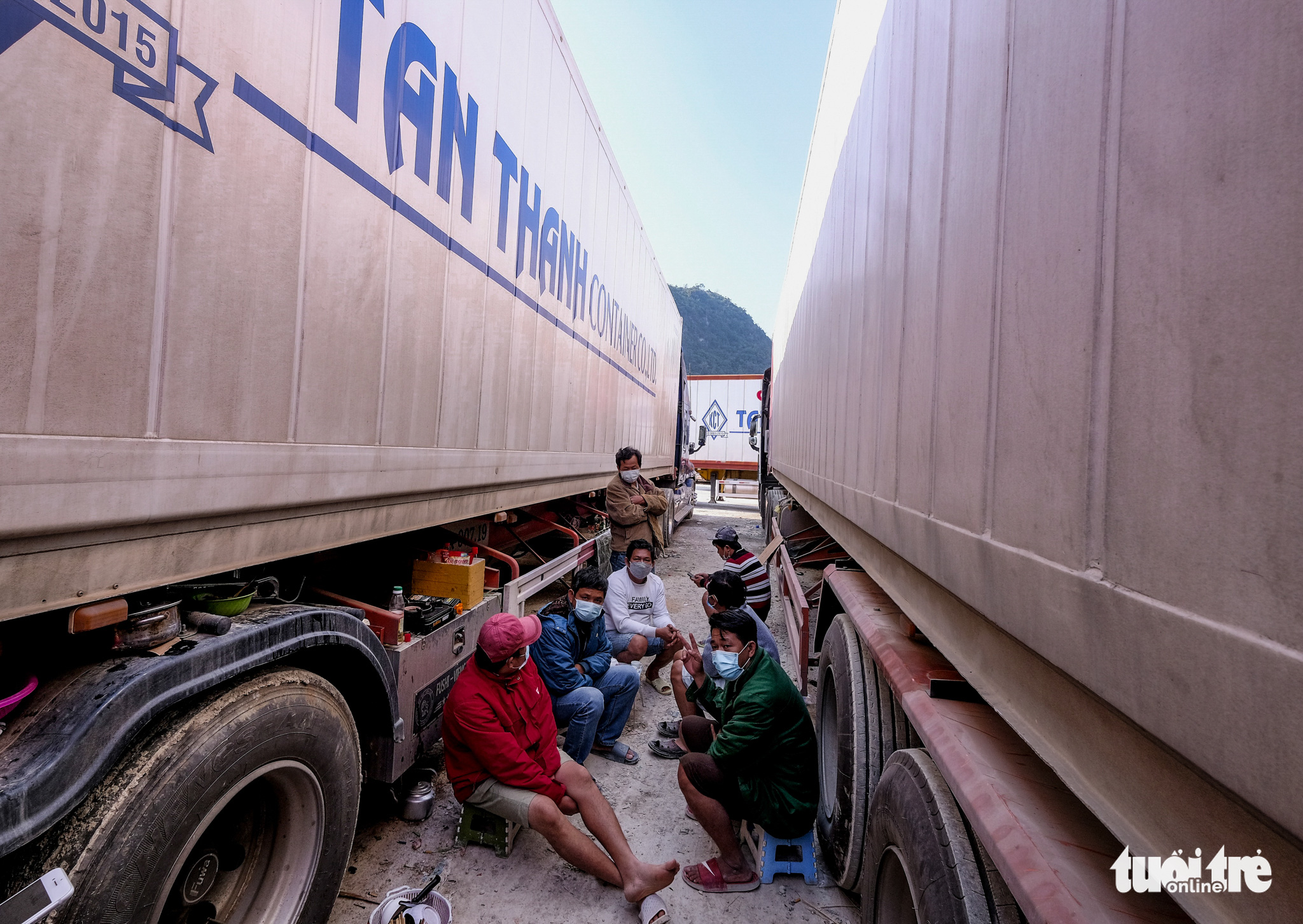 A group of truck drivers is pictured at Tan Thanh Border Gate in Lang Son Province, December 18, 2021. Photo: Nam Tran / Tuoi Tre