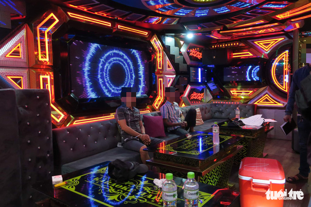 Karaoke shop operates despite COVID-19 ban, allows customers to use drugs in Ho Chi Minh City