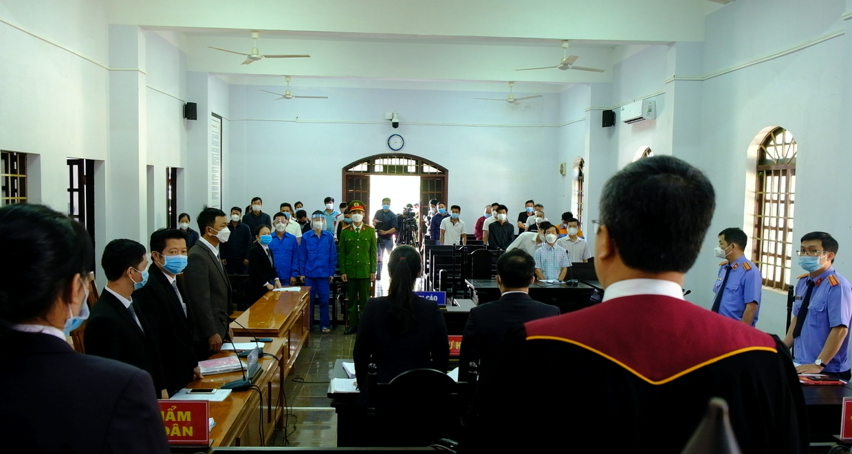The trial took place at the People’s Court of Dak Nong Province, Vietnam, December 30, 2021. Photo: Dinh Cuong / Tuoi Tre