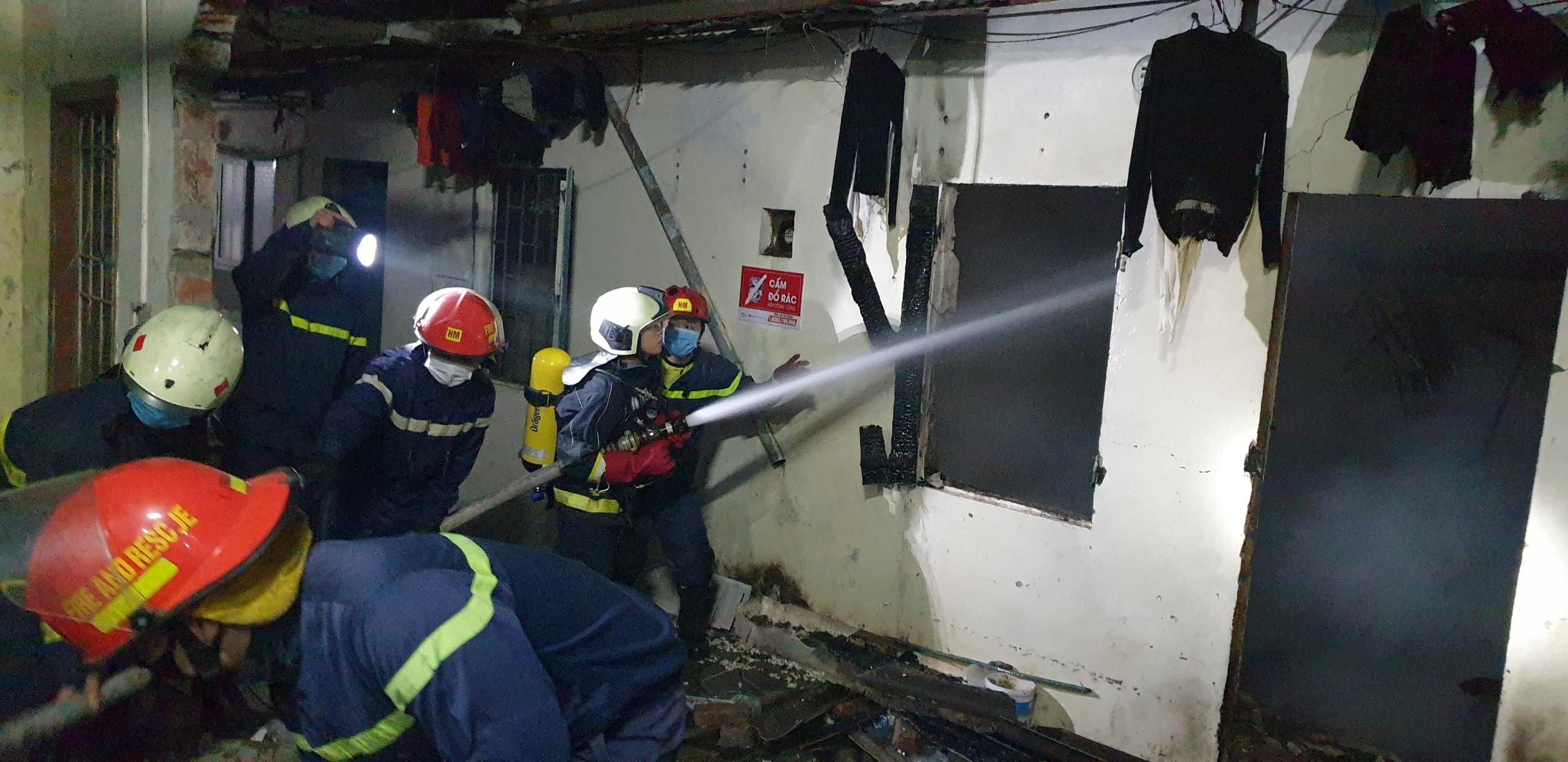 Fire caused by gas explosion kills three in Hanoi