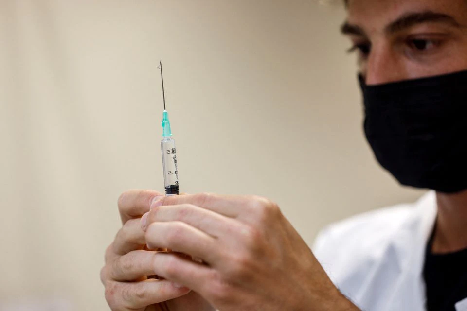 Fourth COVID-19 vaccine dose boosts antibodies five-fold in Israeli study, PM says