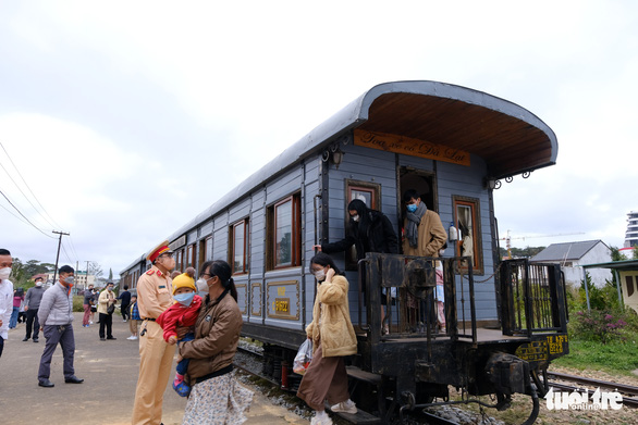 Tourists visit the Da Lat Railway Station in the namesake city of Vietnam’s Central Highlands on January 1, 2022. Photo: Nguyen An / Tuoi Tre