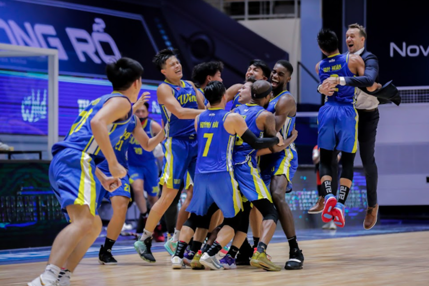 Players of Ho Chi Minh City Wings celebrate a victory at the VBA Premier Bubble Games 2021. Photo: VBA