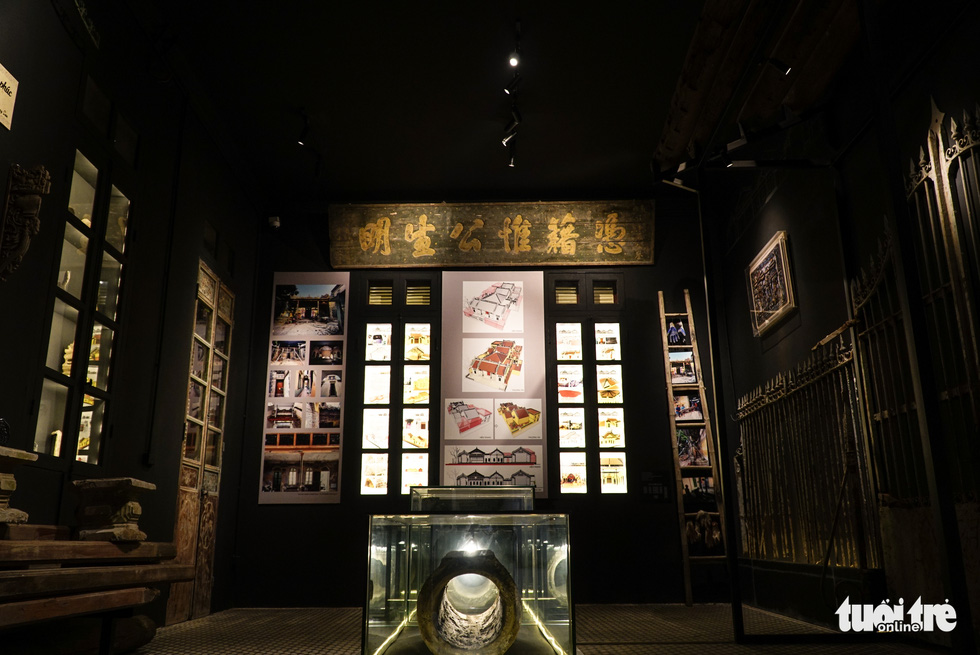 A space which stores artifacts belonging to the ancient Cantonese community at the Cantonese Assembly Hall. Photo: Nguyen Hien / Tuoi Tre