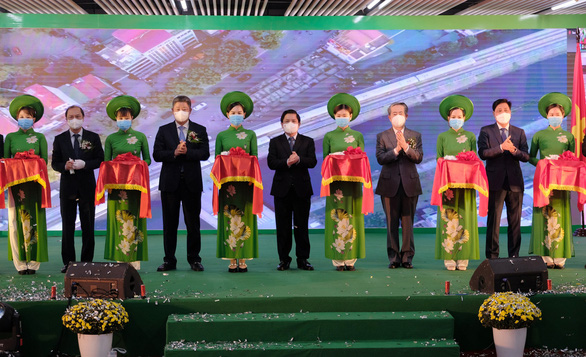 Vietnam’s first elevated railway line officially inaugurated in Hanoi