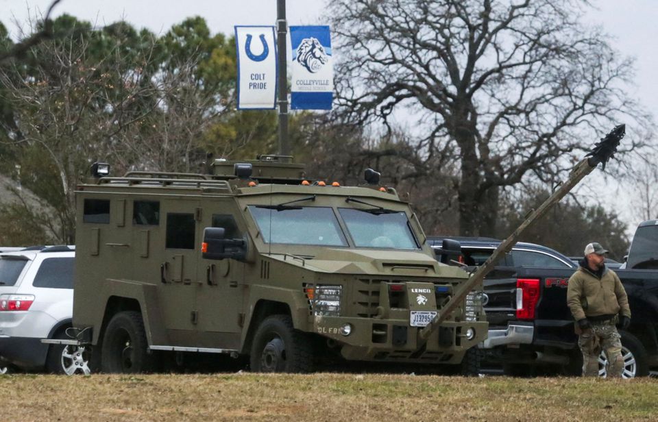 An armored law enforcement vehicle is seen in the area where a man has reportedly taken people hostage at a synagogue during services that were being streamed live, in Colleyville, Texas, U.S. January 15, 2022. Photo: Reuters