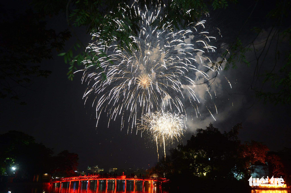 Hanoi calls off fireworks show marking 2022 Lunar New Year