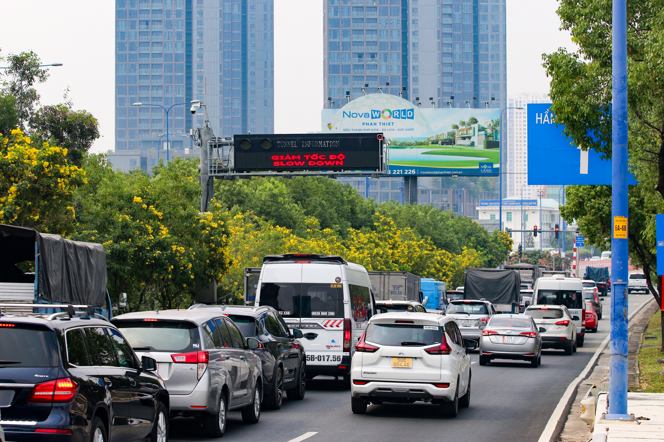 Ho Chi Minh City installs radar speed signs on certain streets