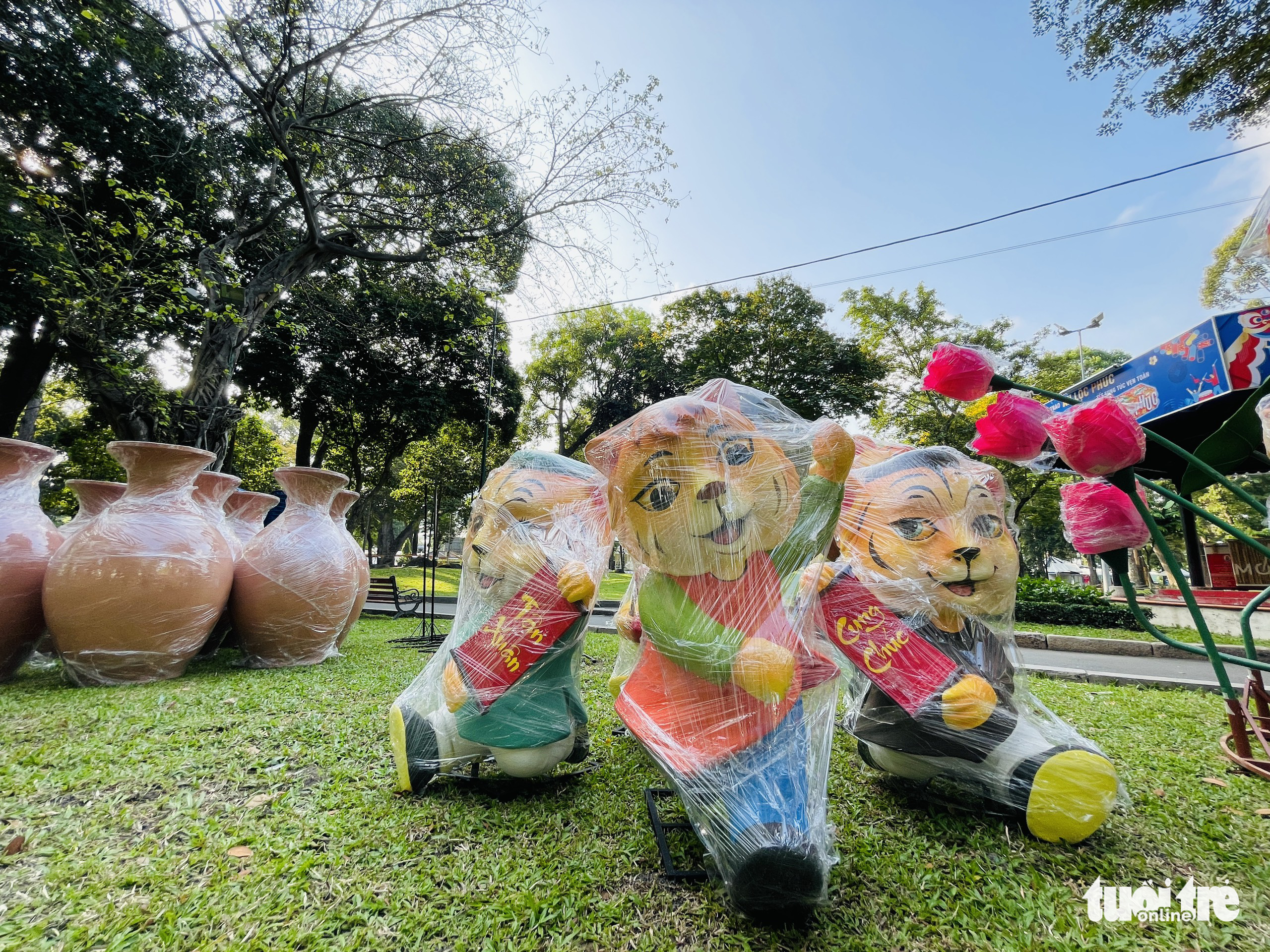 Tiger statues as part of the decorations at the 2022 Tet Flower Festival at Tao Dan Park in Ho Chi Minh City, January 23, 2022. Photo: Le Phan / Tuoi Tre