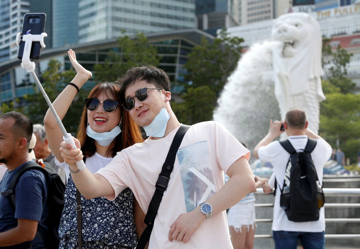 Visitors to Singapore fall to record low in 2021