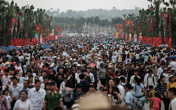 Vietnam’s culture ministry requests cancellations of Tet festivals