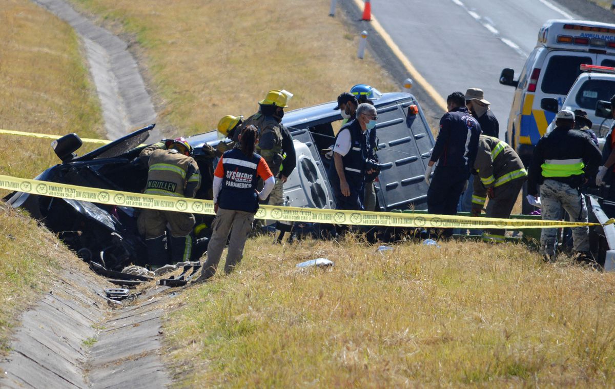 Thirteen people die in Mexico highway accident