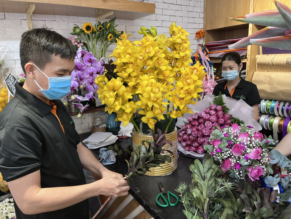 Rose price spikes ahead of Valentine’s Day in Ho chi Minh City