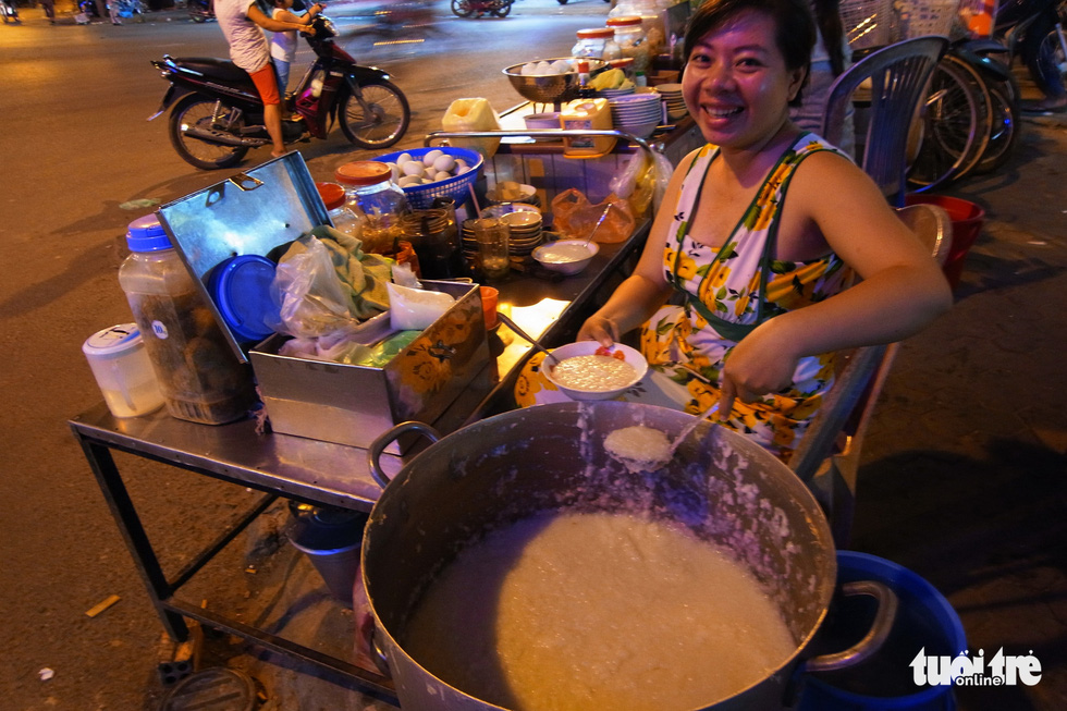 A stall sells rice porridge at near Nga Bay area in Phan Thiet Market in Phan Thiet City, Binh Thuan Province. Photo: Nguyen Cong Thanh