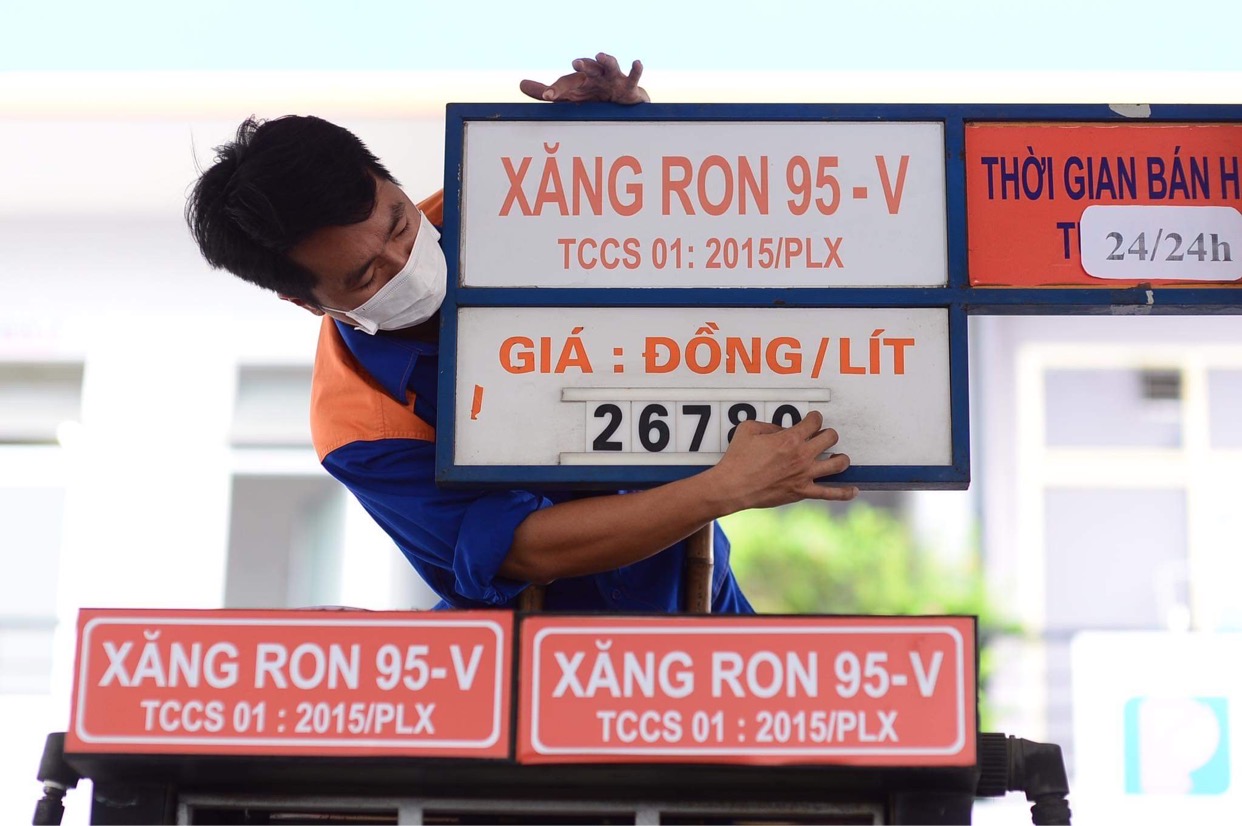 Vietnam’s gasoline prices hit 8-year high over low supply