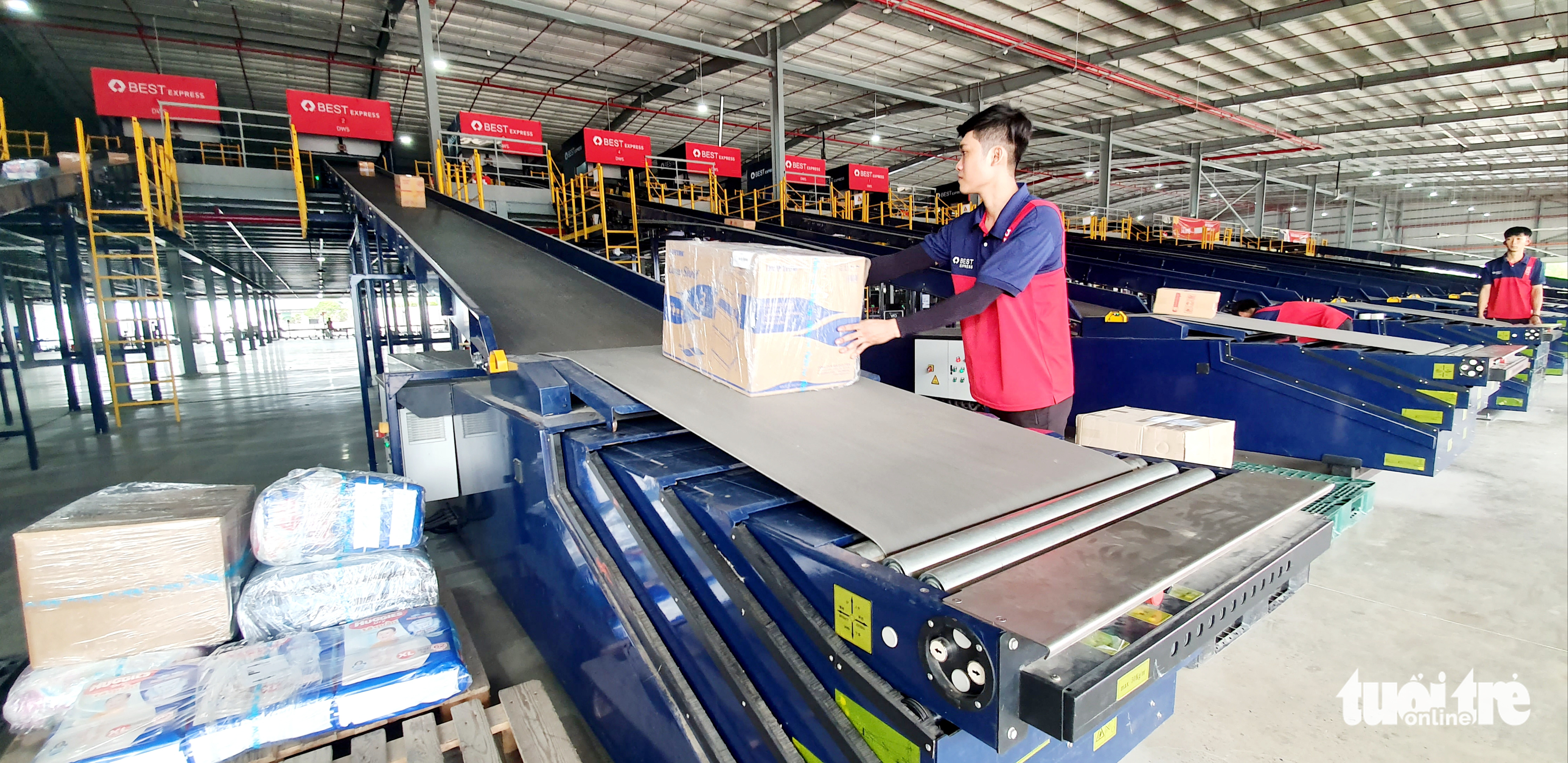 Vietnam’s logistics sector attracts abundant investment from foreign firms