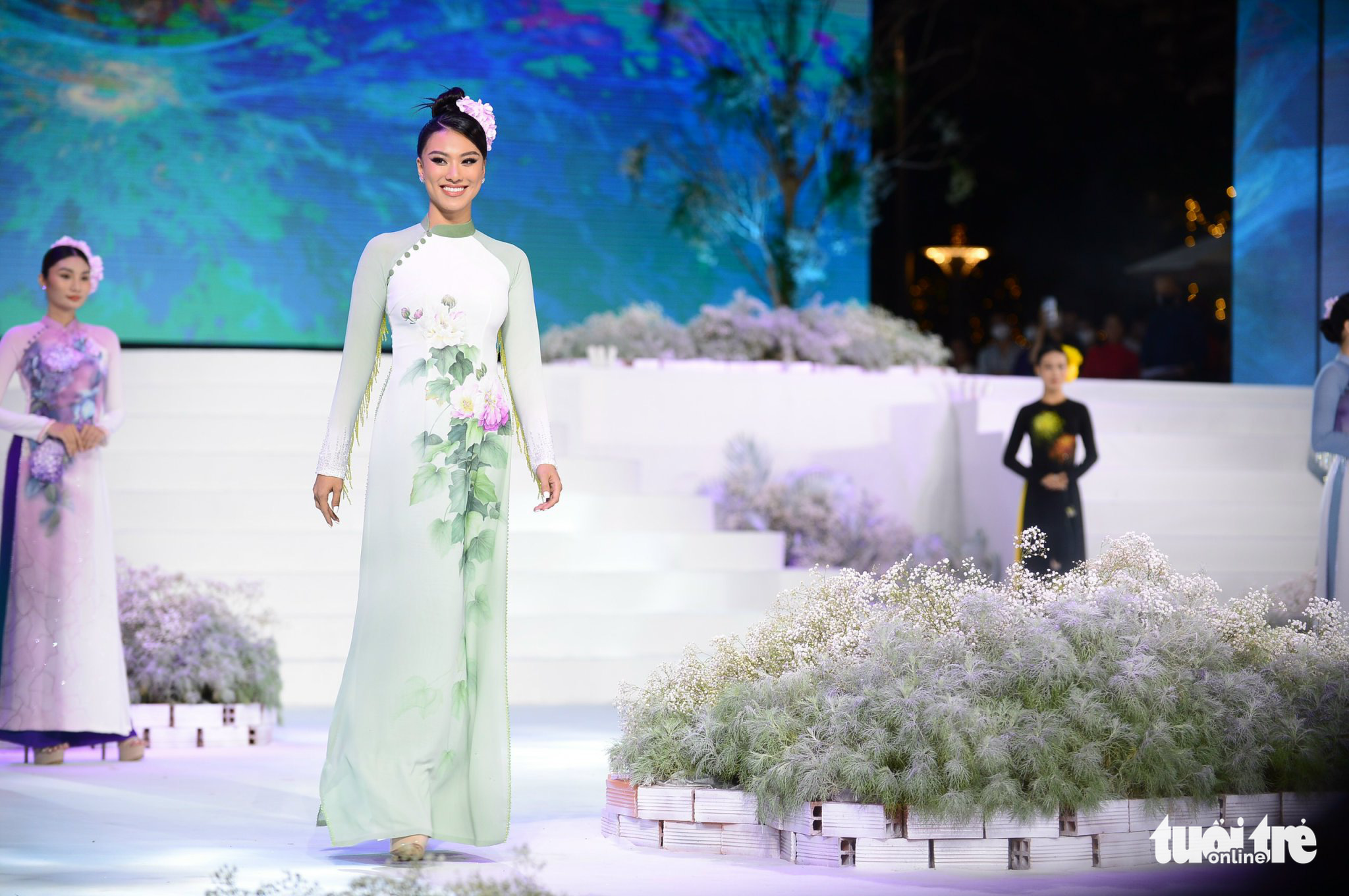 Nguyen Huynh Kim Duyen, runner-up of Miss Universe Vietnam 2019, during the opening ceremony of the Ho Chi Minh City Ao Dai Festival, March 5, 2022. Photo: Quang Dinh / Tuoi Tre
