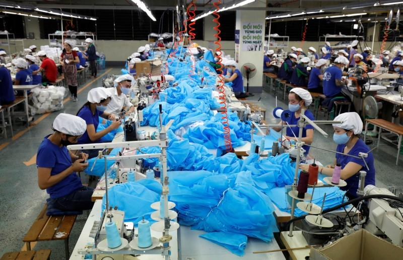 Vietnam February trade falls sharply on month due to holiday