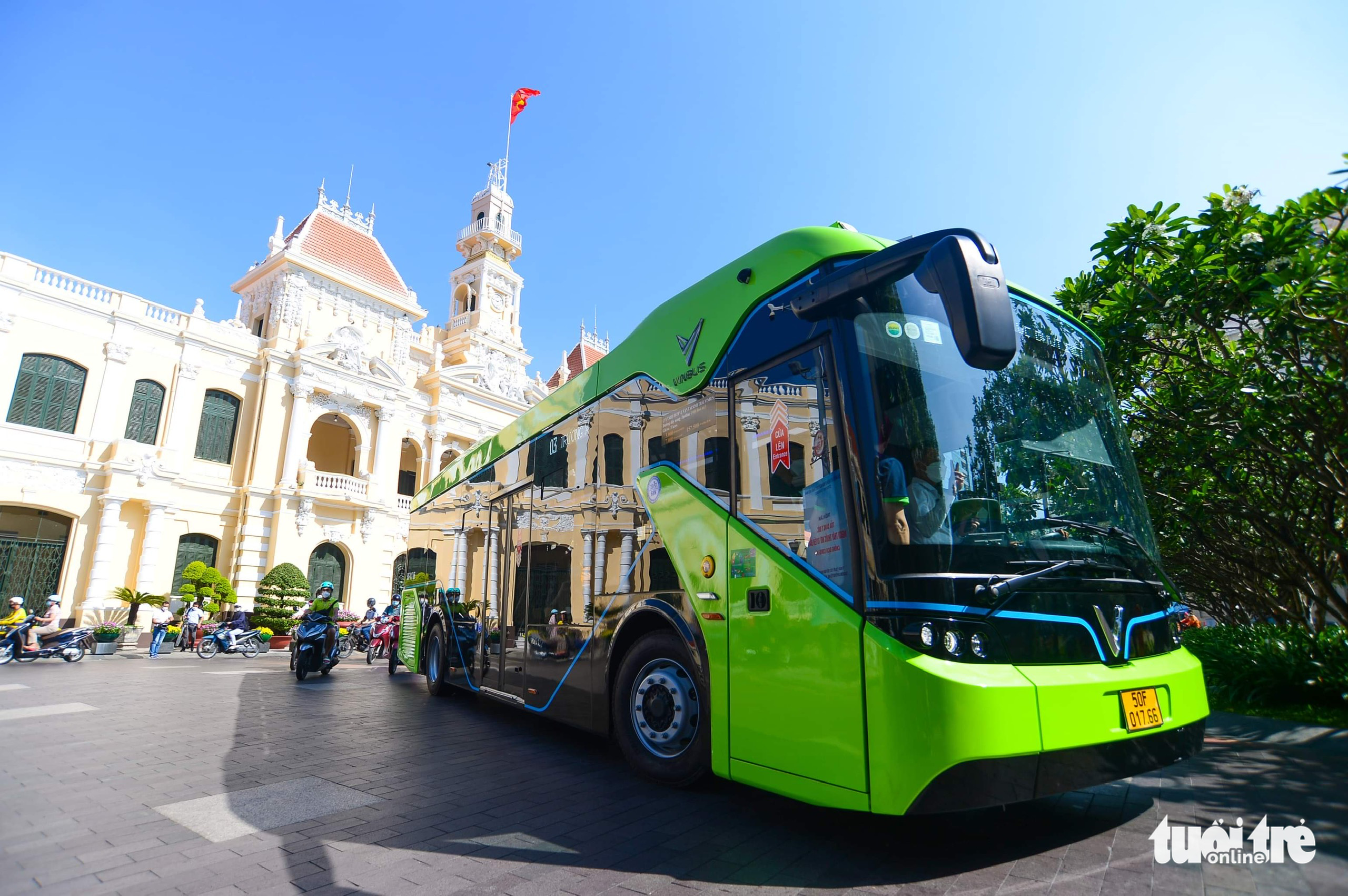 First e-bus service launched in Ho Chi Minh City